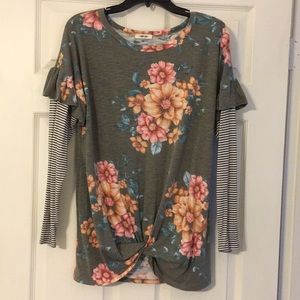 First Love Brand. Like New, Medium Long Sleeve